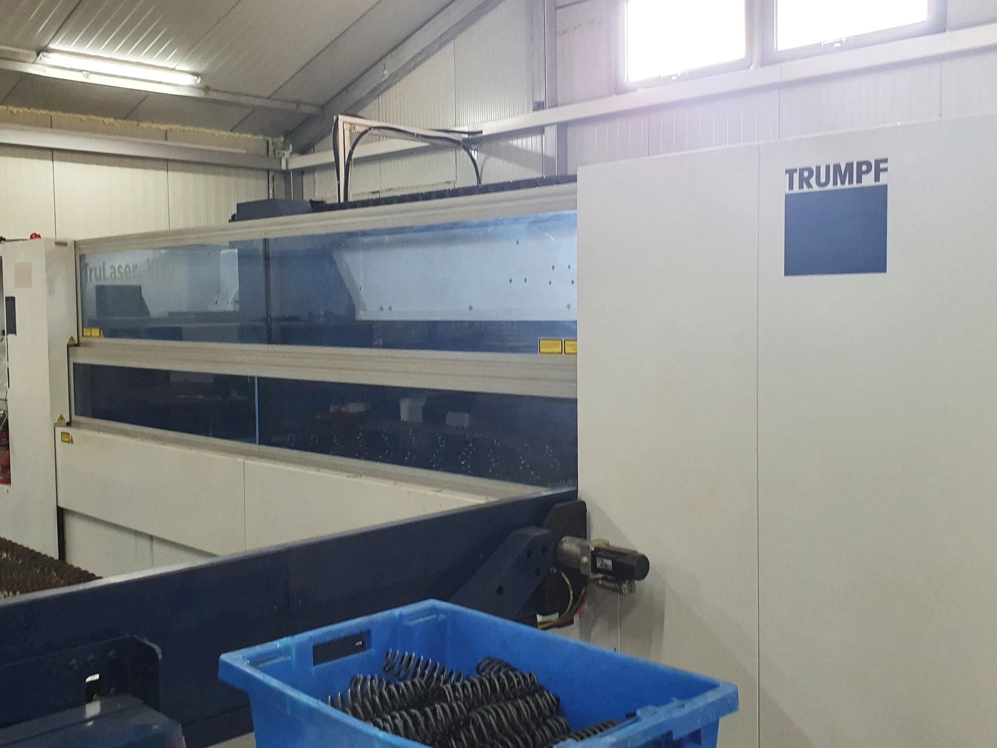 Prikaz stroja Trumpf TruLaser 1030 sprijeda