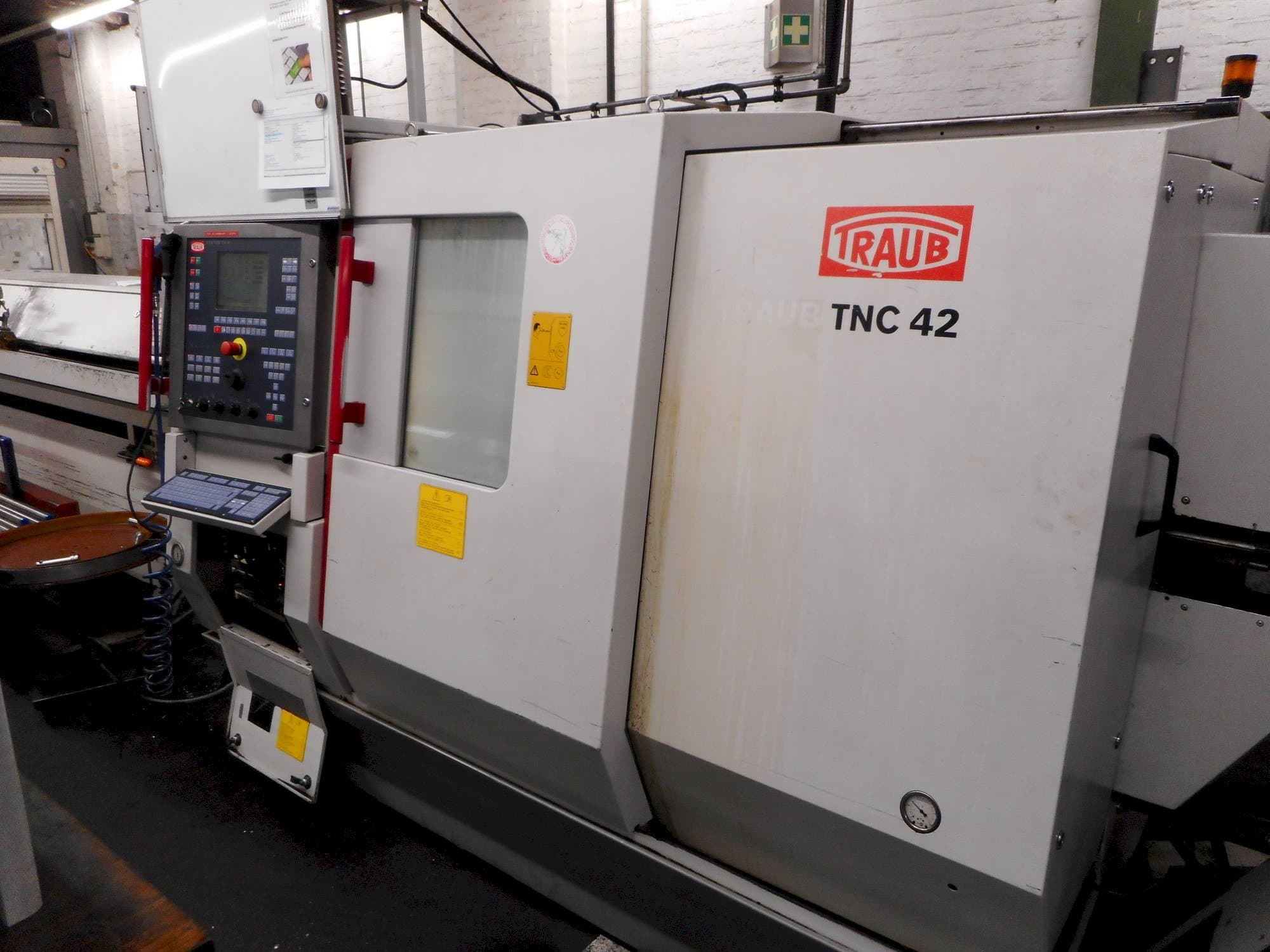 Prikaz stroja TRAUB TNC42/65 sprijeda