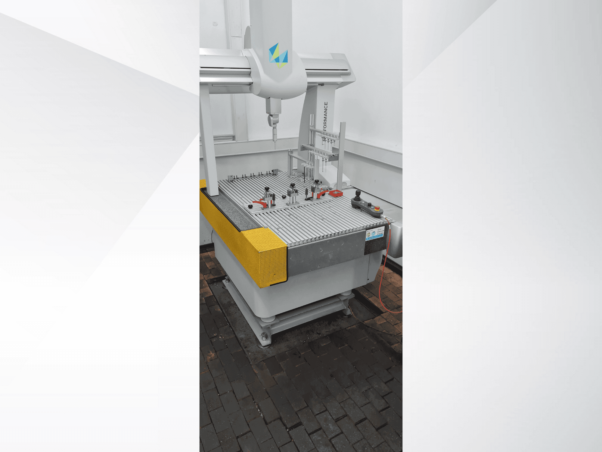 Prikaz  stroja Hexagon Global 07.07.05  sprijeda