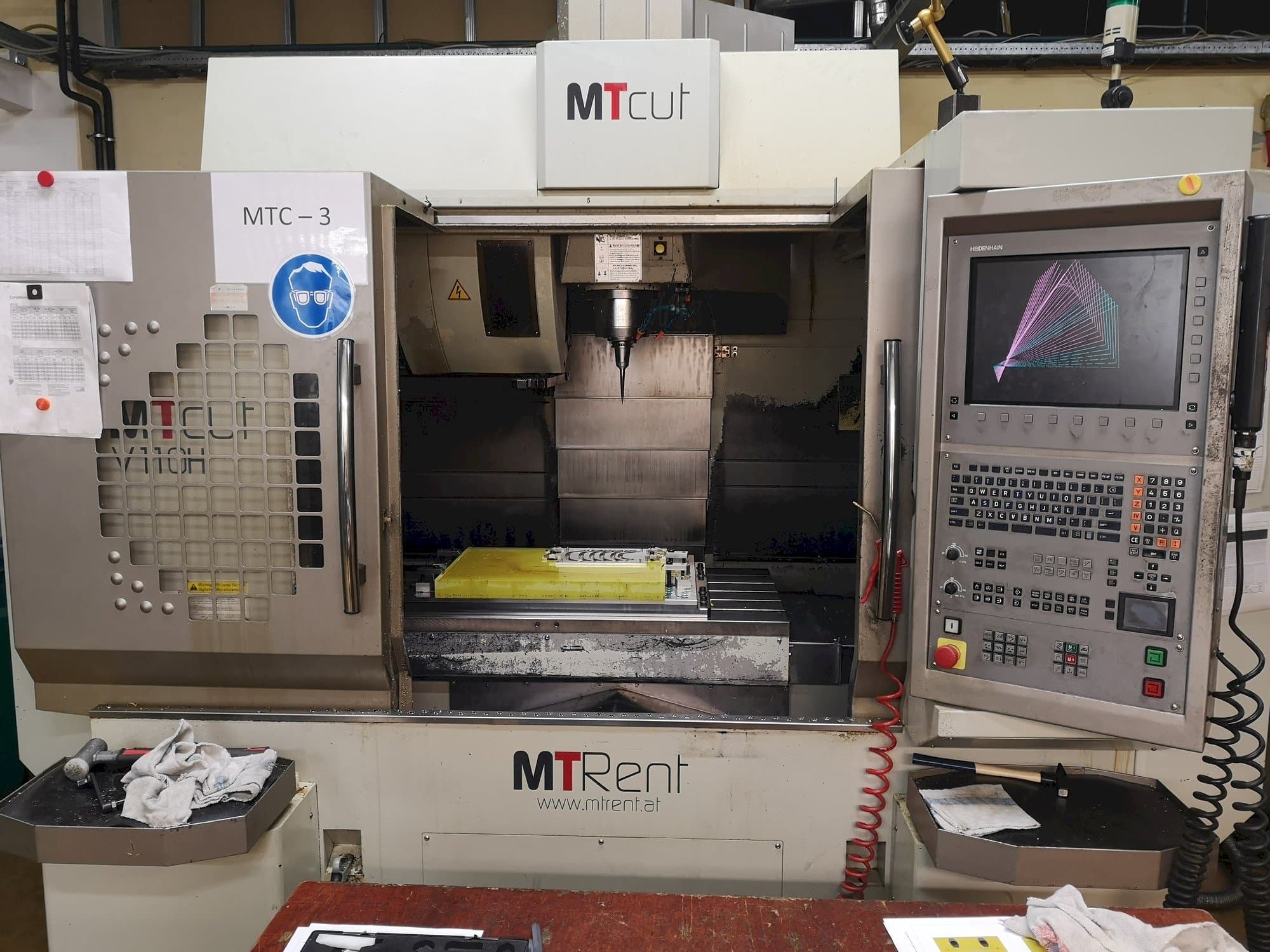 Prikaz stroja MT Cut V110H sprijeda