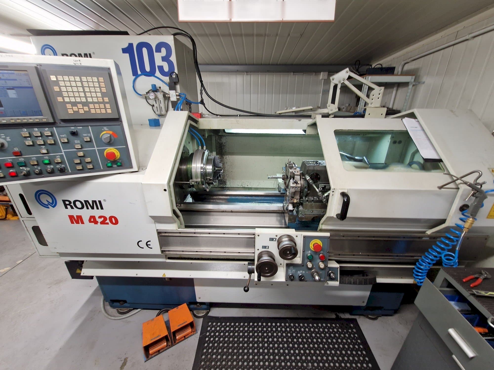 Prikaz stroja Romi M 420 sprijeda