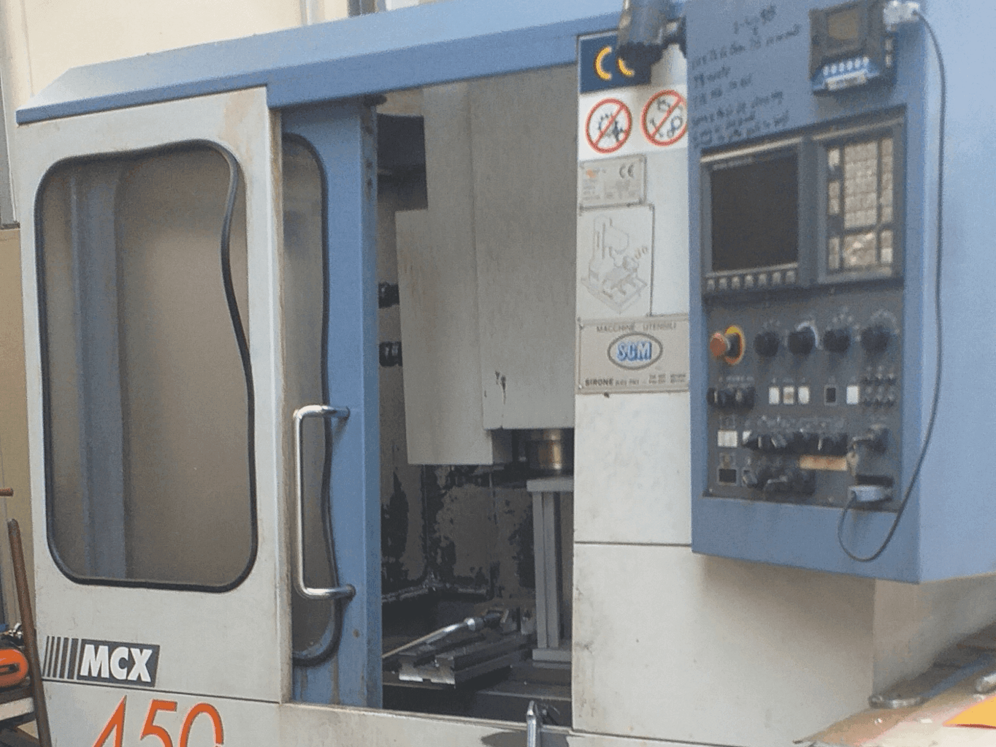 Prikaz stroja FAMUP MCX 450 sprijeda