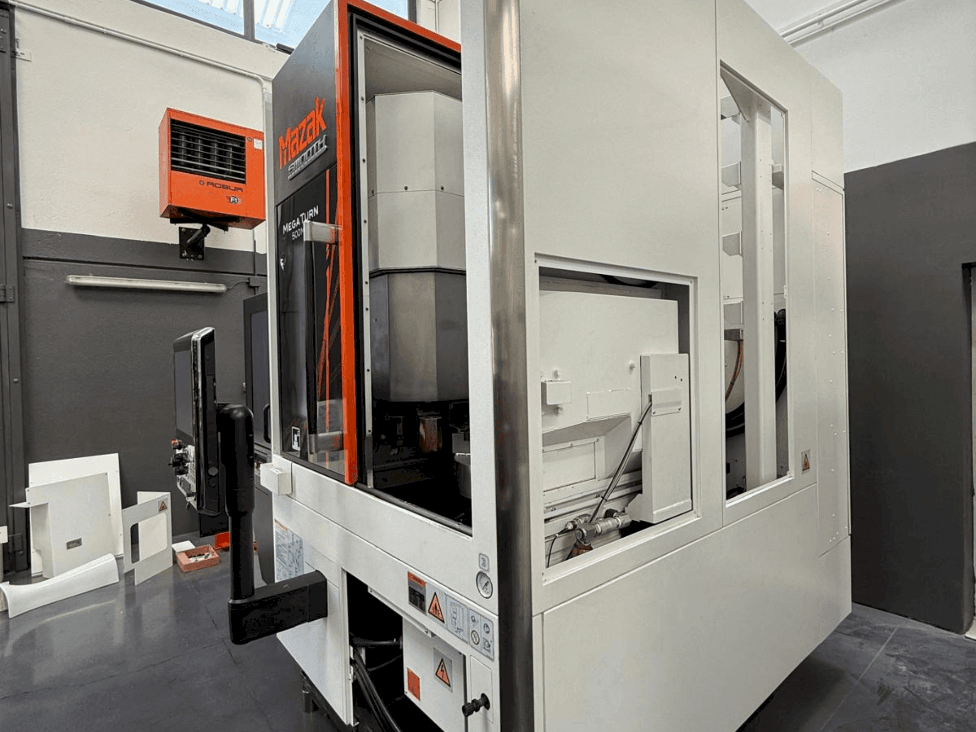 Prikaz stroja Mazak Megaturn 500 MS sprijeda