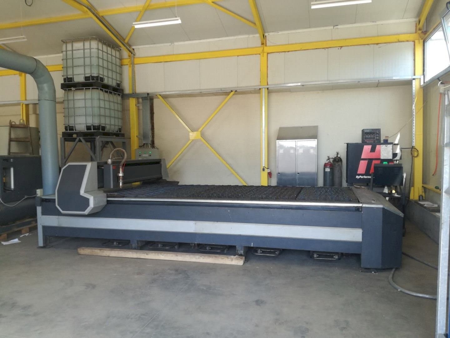 Prikaz stroja HPM ITALY GV 4 x 2 sprijeda