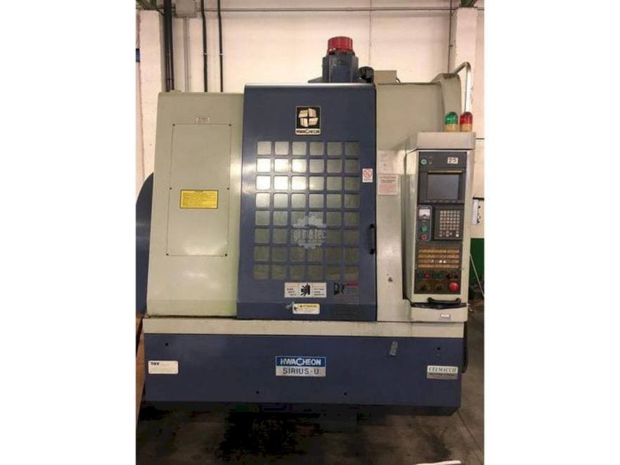 Prikaz stroja HWACHEON SIRIUS U sprijeda