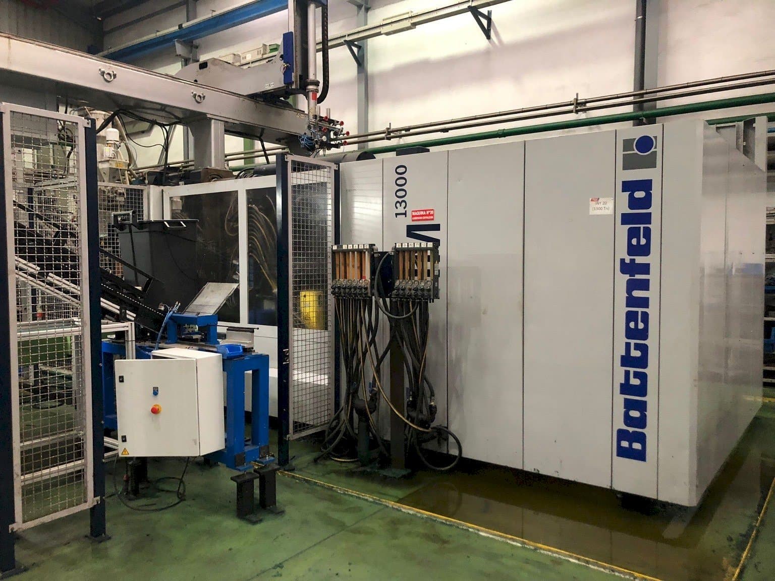 Prikaz stroja Battenfeld HM 13000 sprijeda