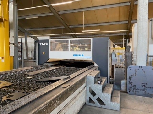 Prikaz stroja LVD Impuls 6020 sprijeda