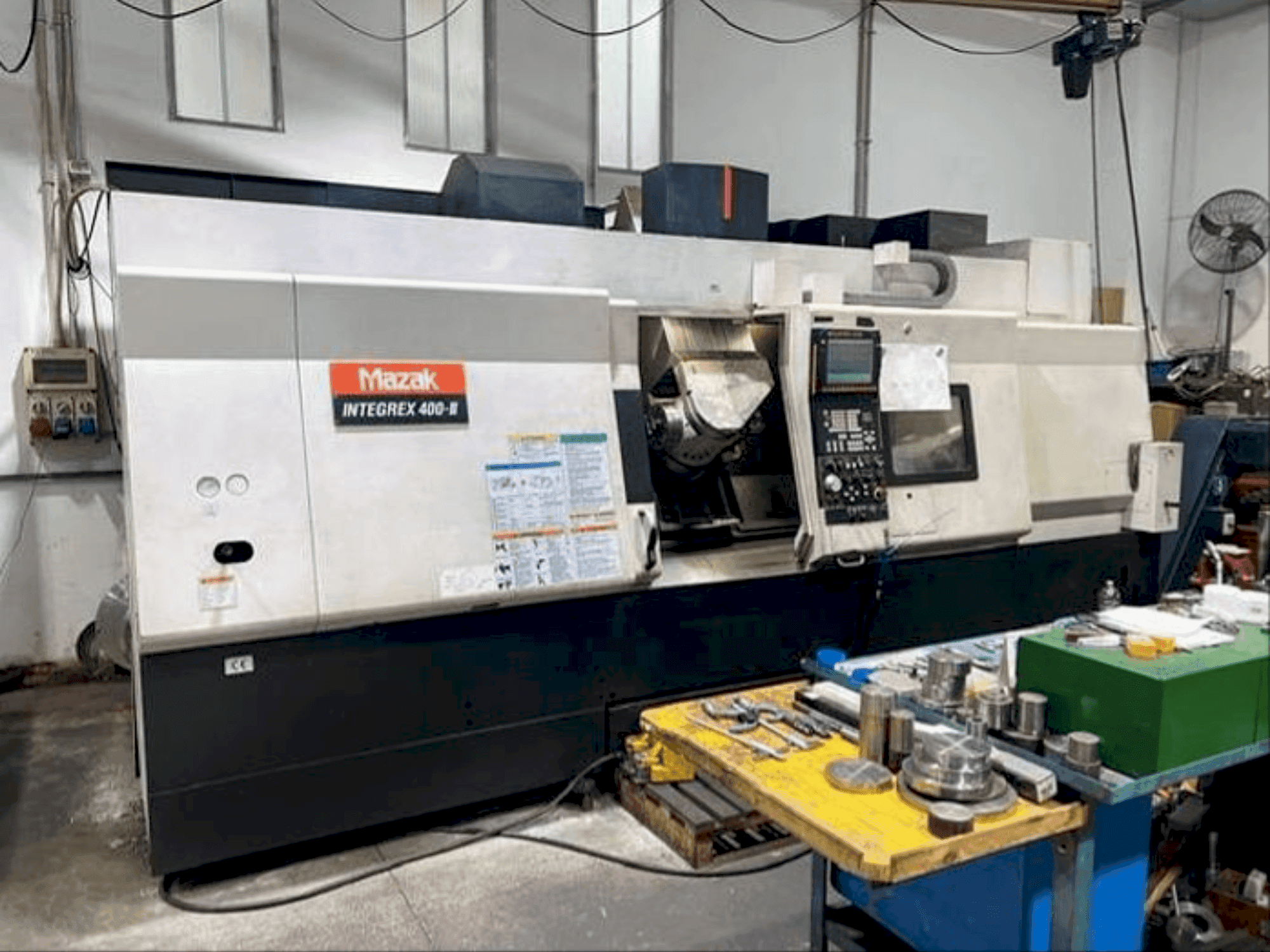 Prikaz stroja Mazak INTEGREX 400 III FUSION sprijeda