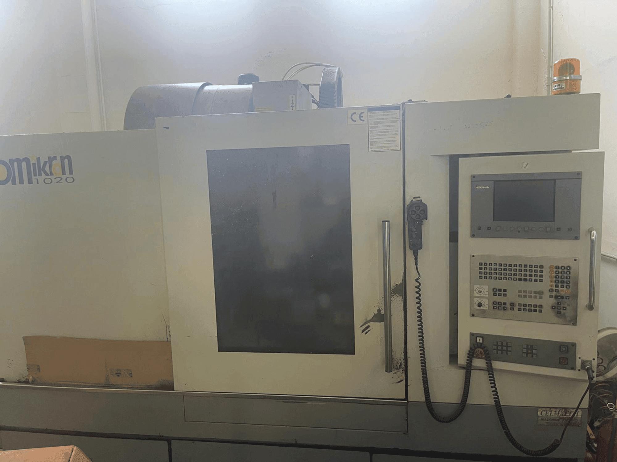 Prikaz stroja HARTFORD Omikron VMC-1020 A sprijeda