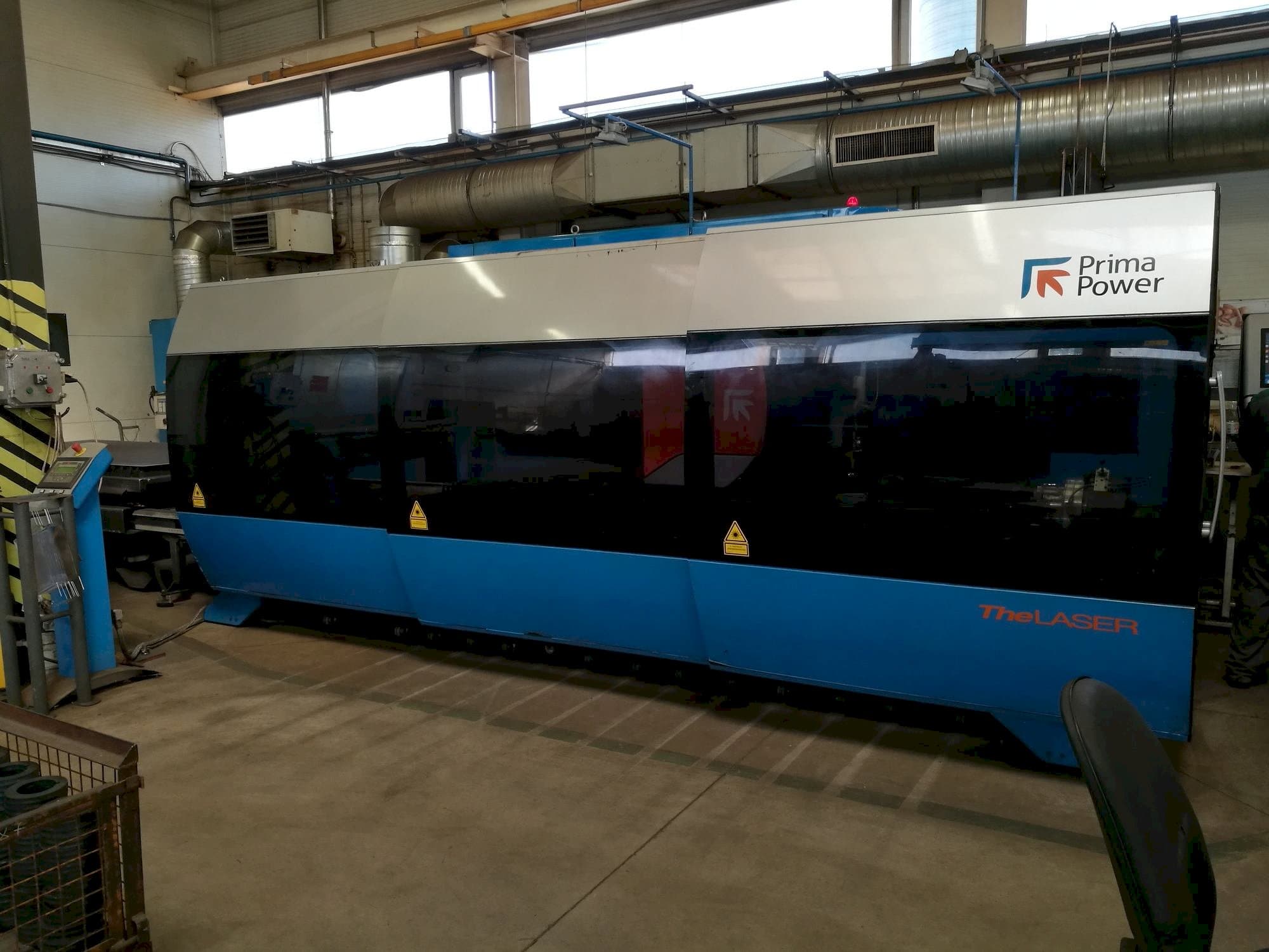 Prikaz stroja Prima Power Zaphiro sprijeda