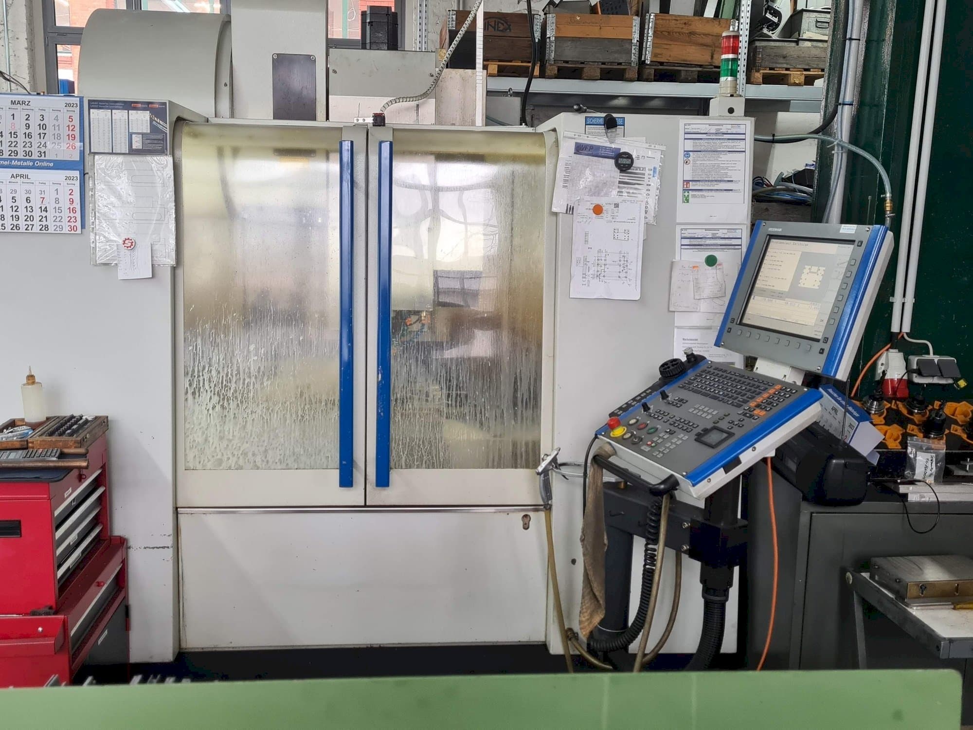 Prikaz stroja MIKRON VCE600 Pro sprijeda