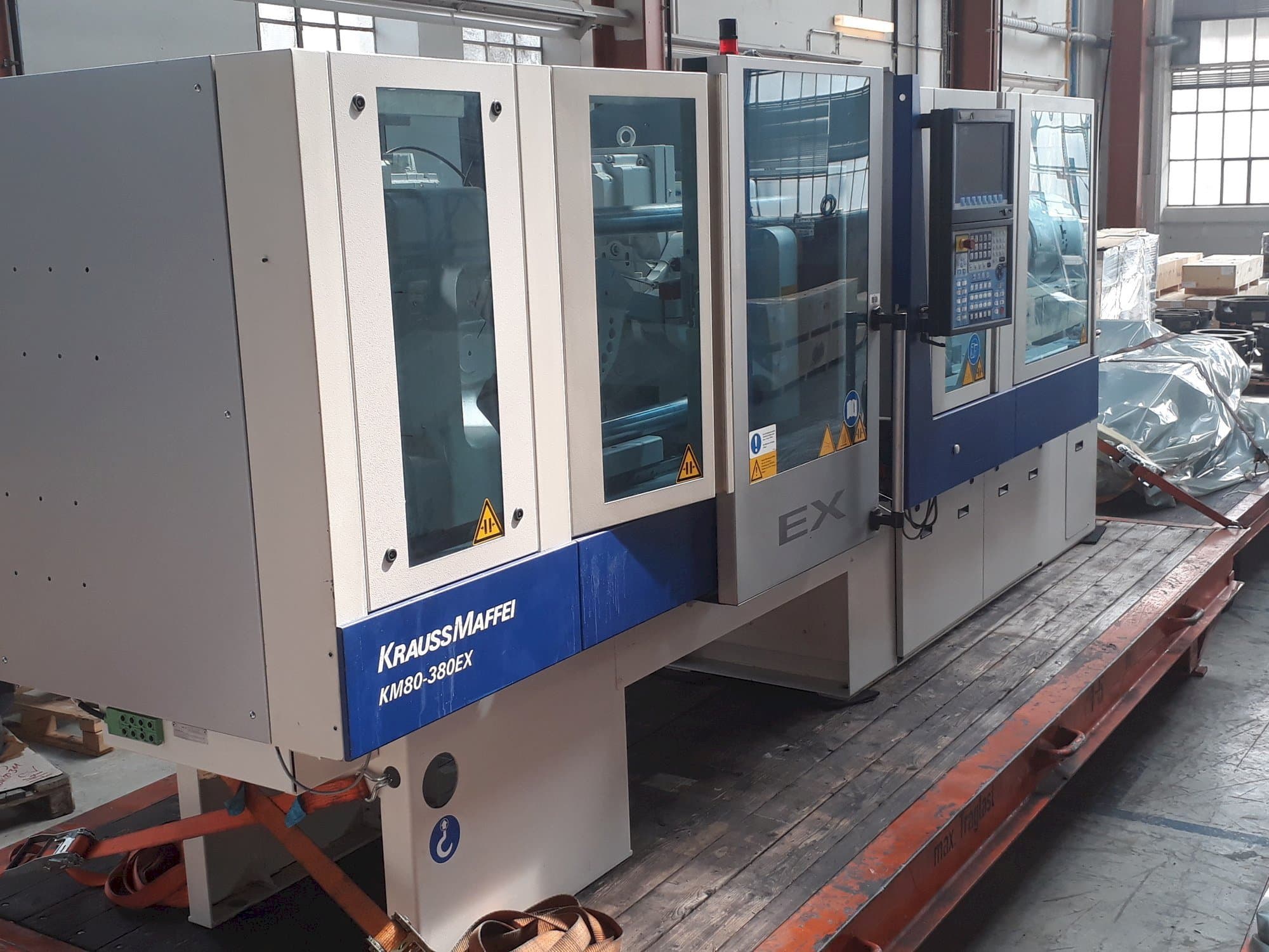 Prikaz stroja Krauss Maffei 80-380 EX sprijeda