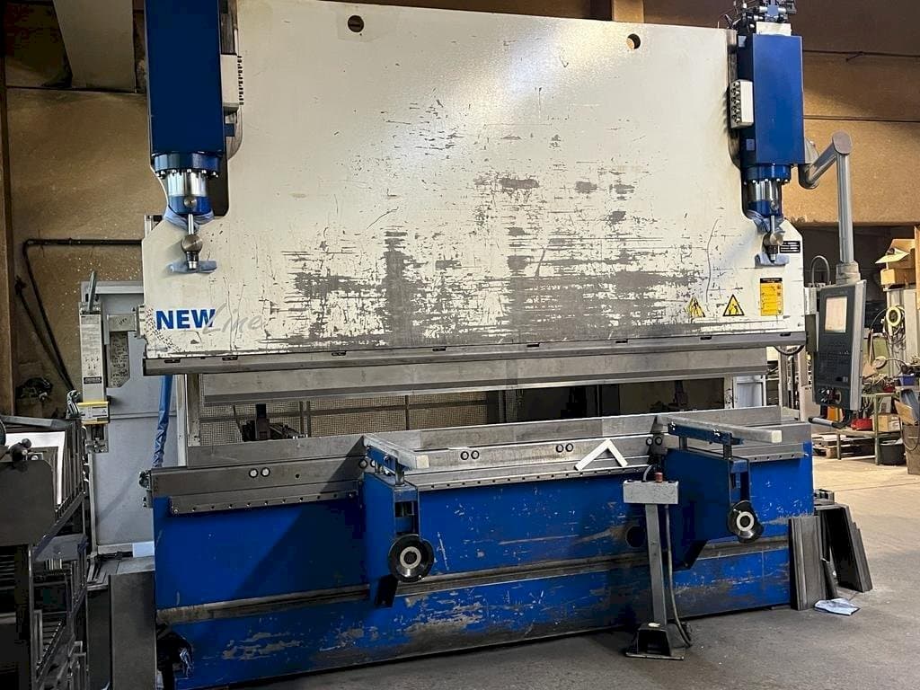 Prikaz stroja GWF MENGELE HB 175-30/35 sprijeda