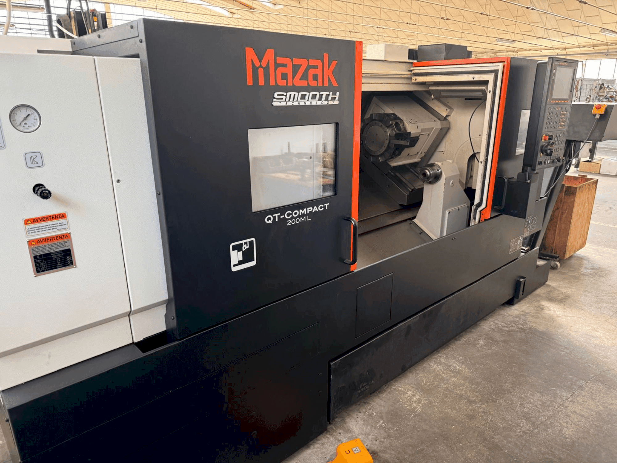 Prikaz stroja Mazak QT COMPACTG 200ML sprijeda