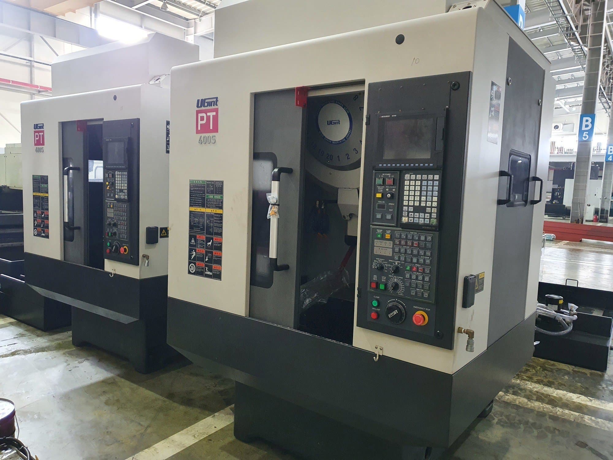 Prikaz stroja UGINT PT400S sprijeda