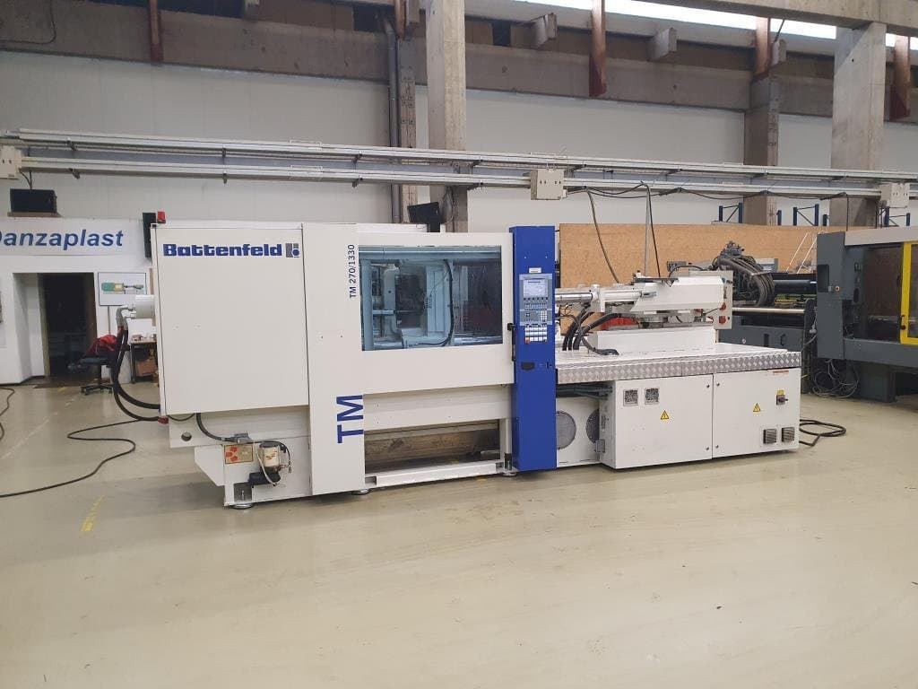 Prikaz stroja Battenfeld TM 2700 / 1330 B4 sprijeda