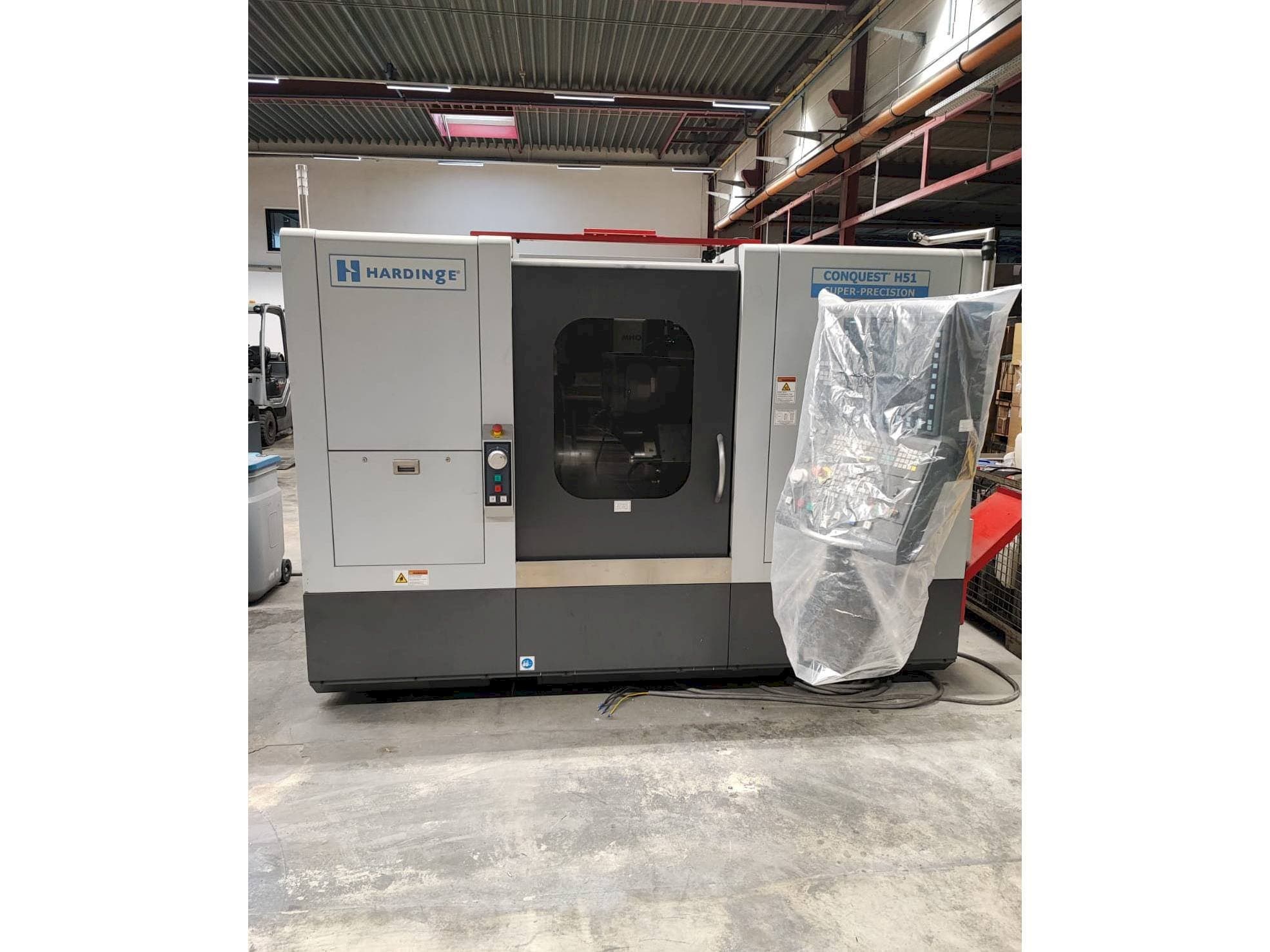 Prikaz stroja HARDINGE CONQUEST H51 sprijeda
