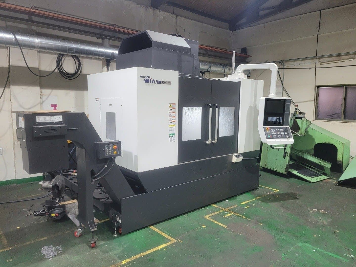 Prikaz stroja Hyundai Wia F500 PLUS sprijeda