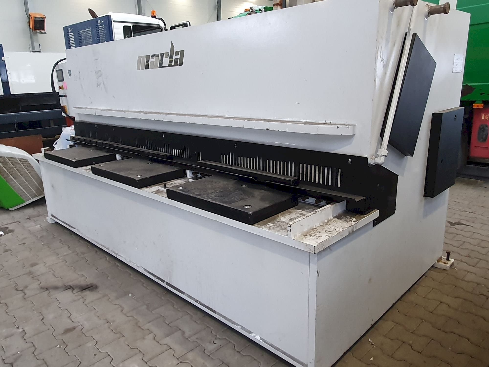 Prikaz stroja MARLA S-CUT 3010 sprijeda
