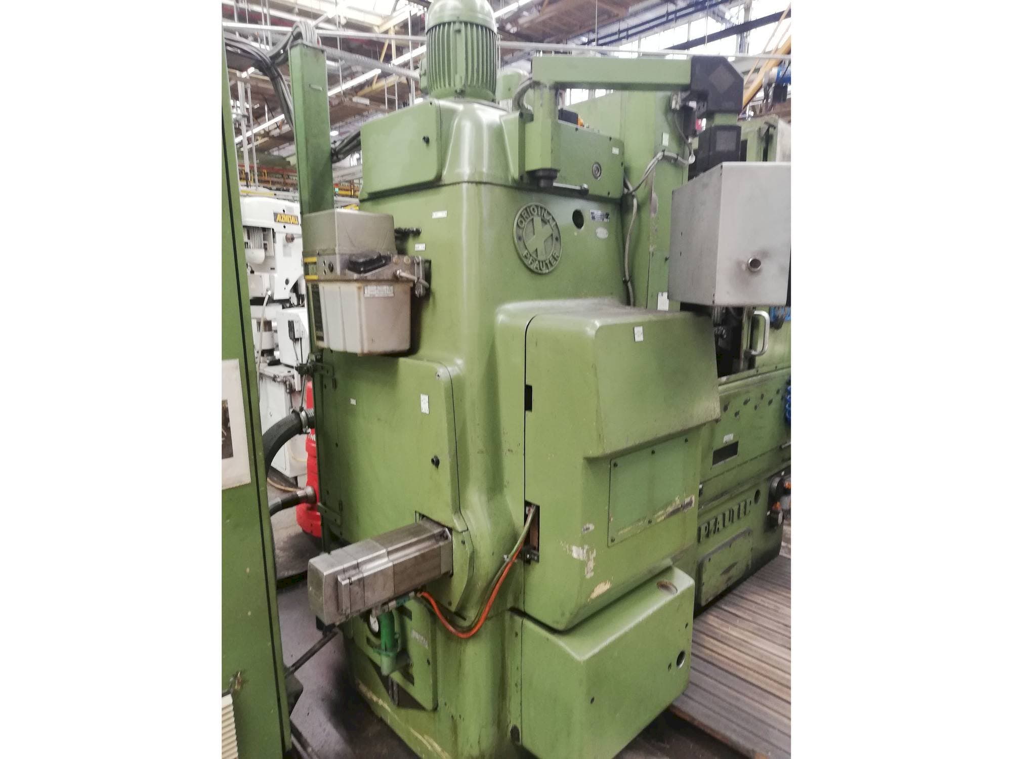 Prikaz stroja Pfauter P400 sprijeda