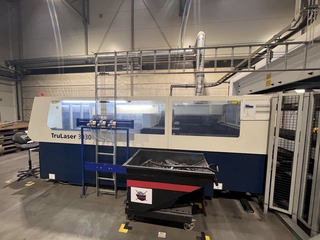 Prikaz stroja TRUMPF TruLaser 3030 L30 sprijeda