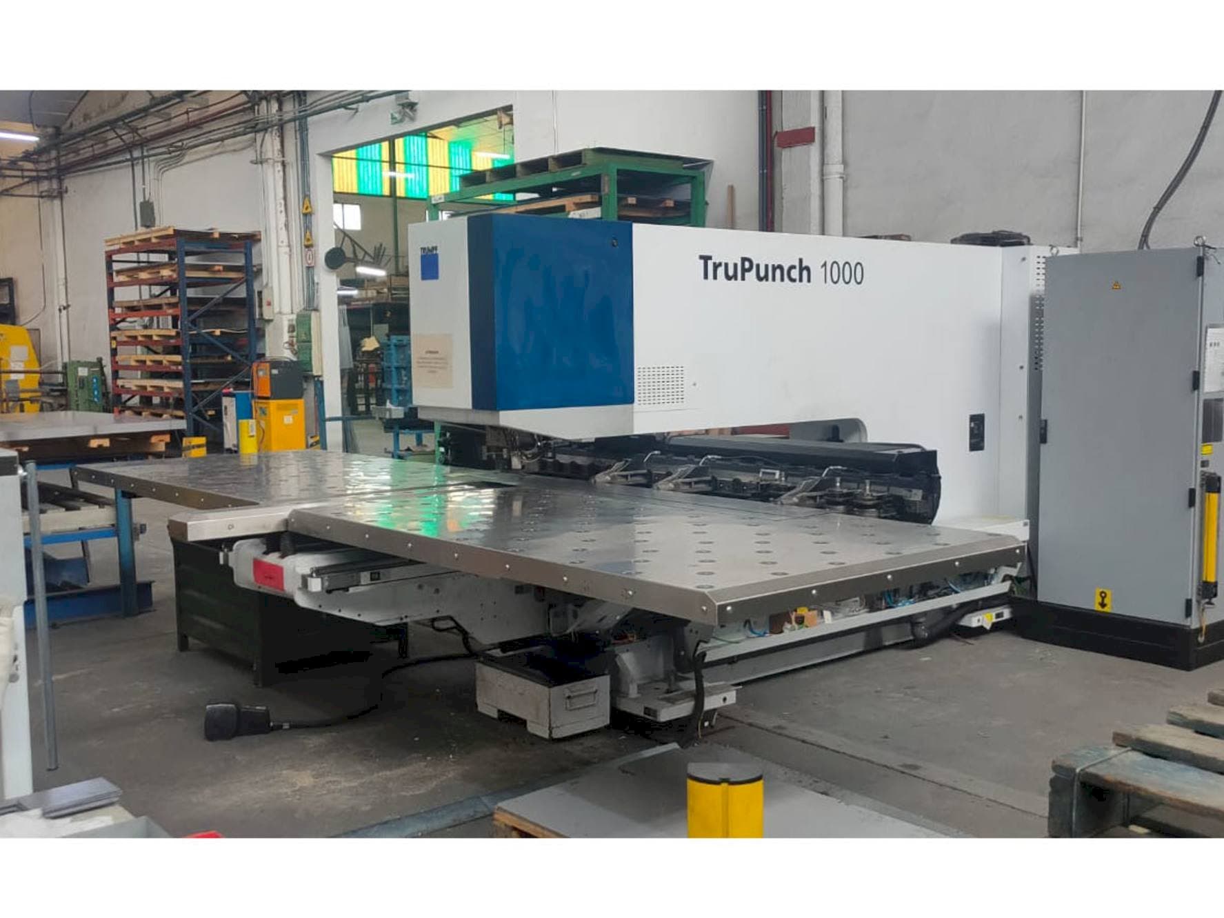 Prikaz stroja Trumpf TruPunch 1000 (S05) sprijeda