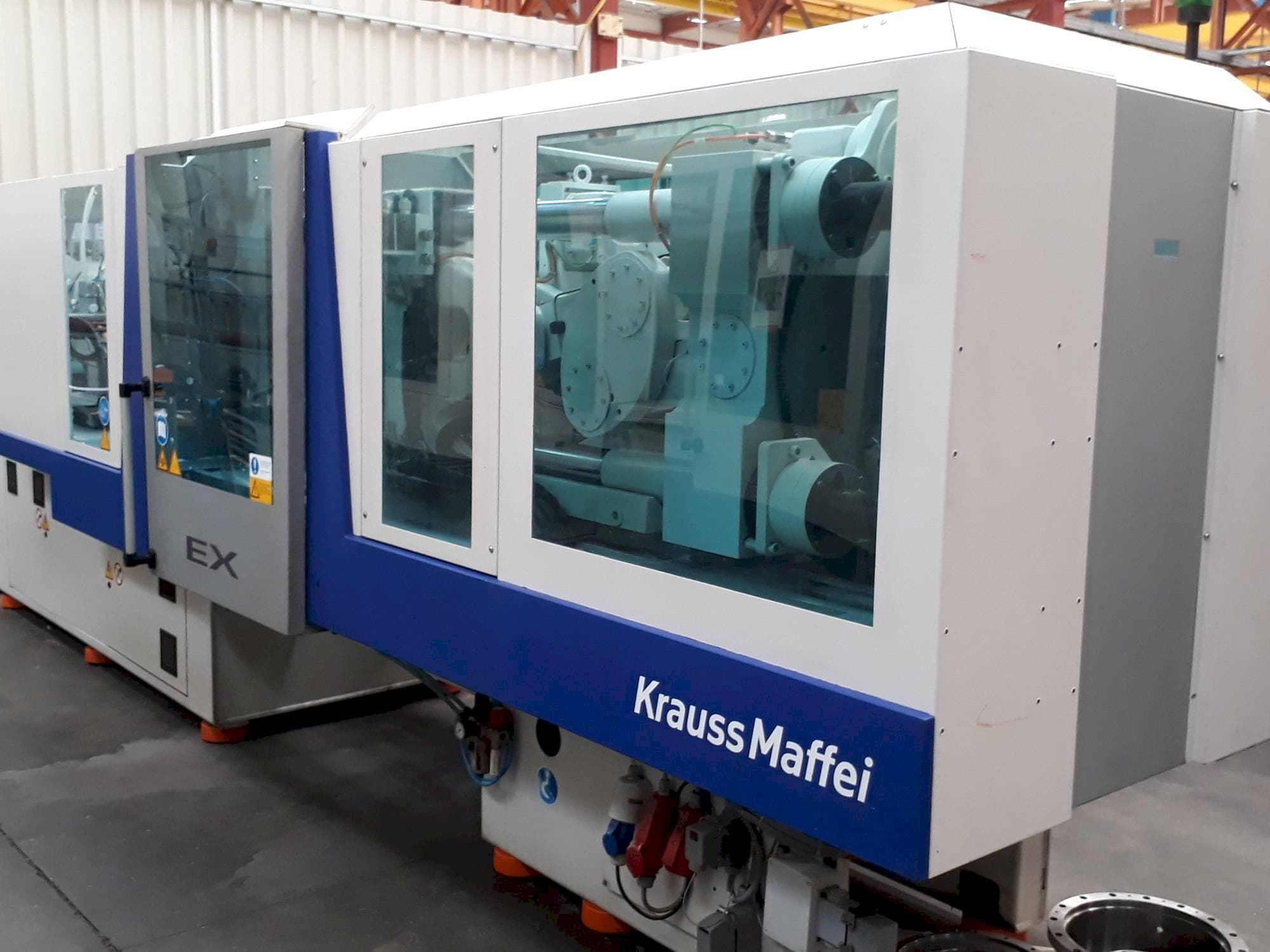 Prikaz stroja Krauss Maffei 160-750 EX sprijeda