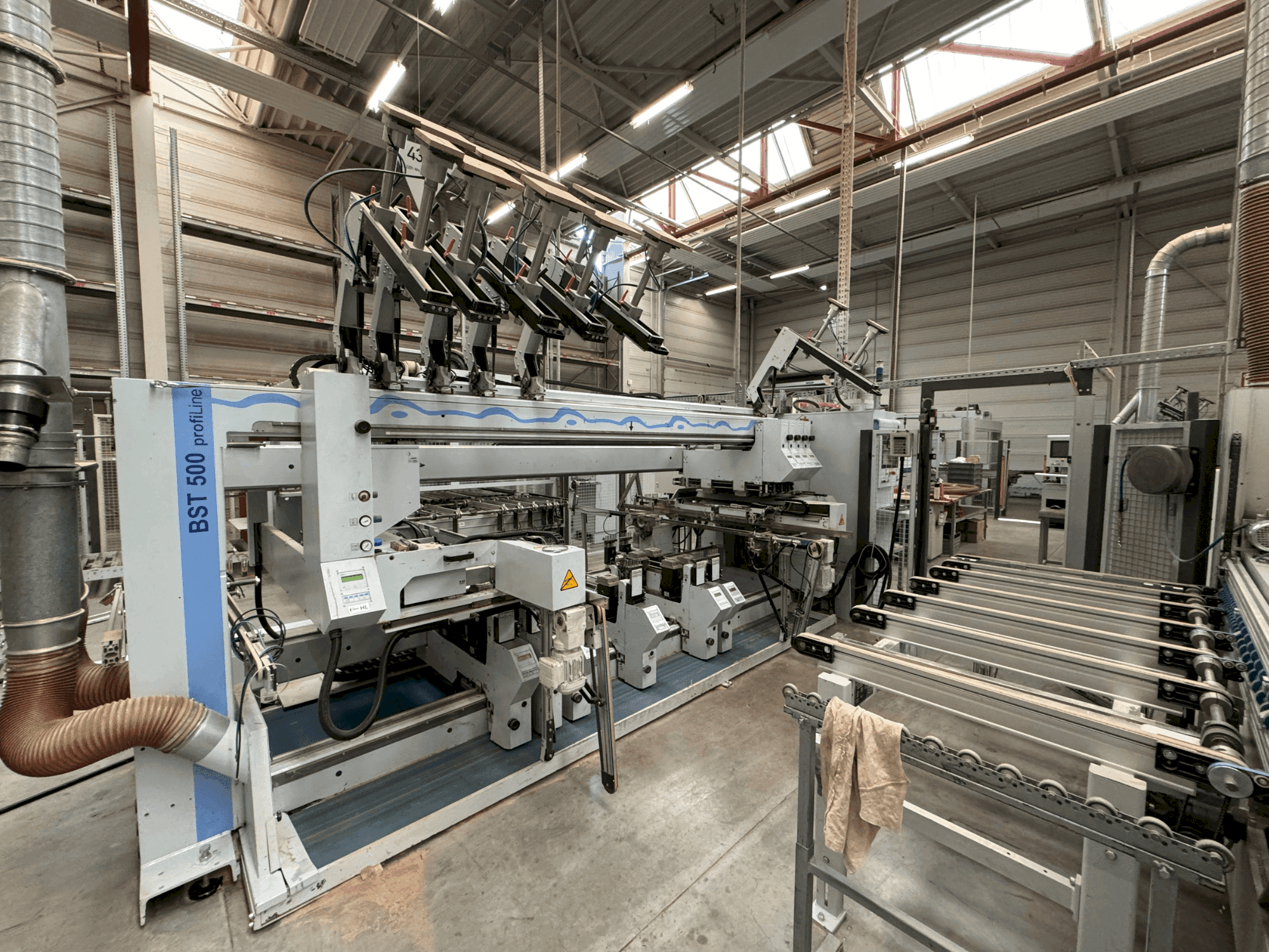 Prikaz  stroja Weeke profiLine BST 500/D  sprijeda