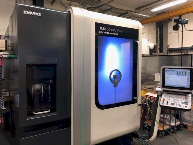 Prikaz stroja DECKEL MAHO DMU 50 eVo Linear sprijeda