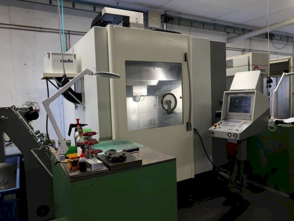 Prikaz stroja DMG DMC65V sprijeda