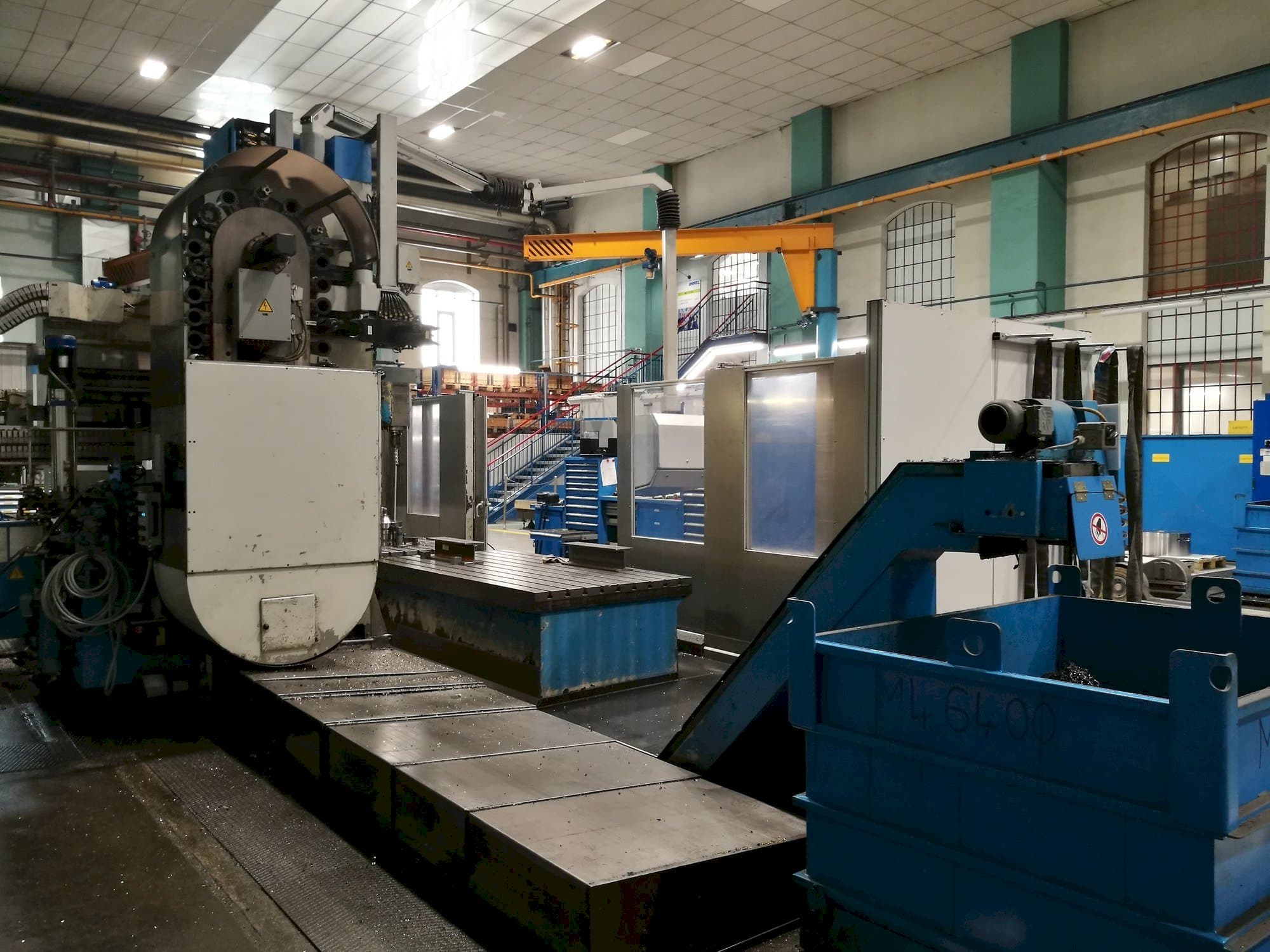 Prikaz  stroja Kekeisen  UFF 5000  sprijeda