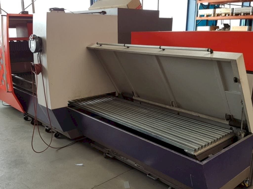 Prikaz stroja Bystronic Byvention 3015 sprijeda