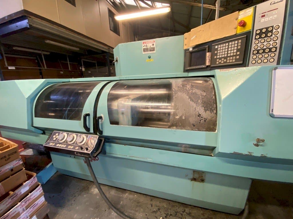 Prikaz stroja STUDER S30 lean Pro sprijeda