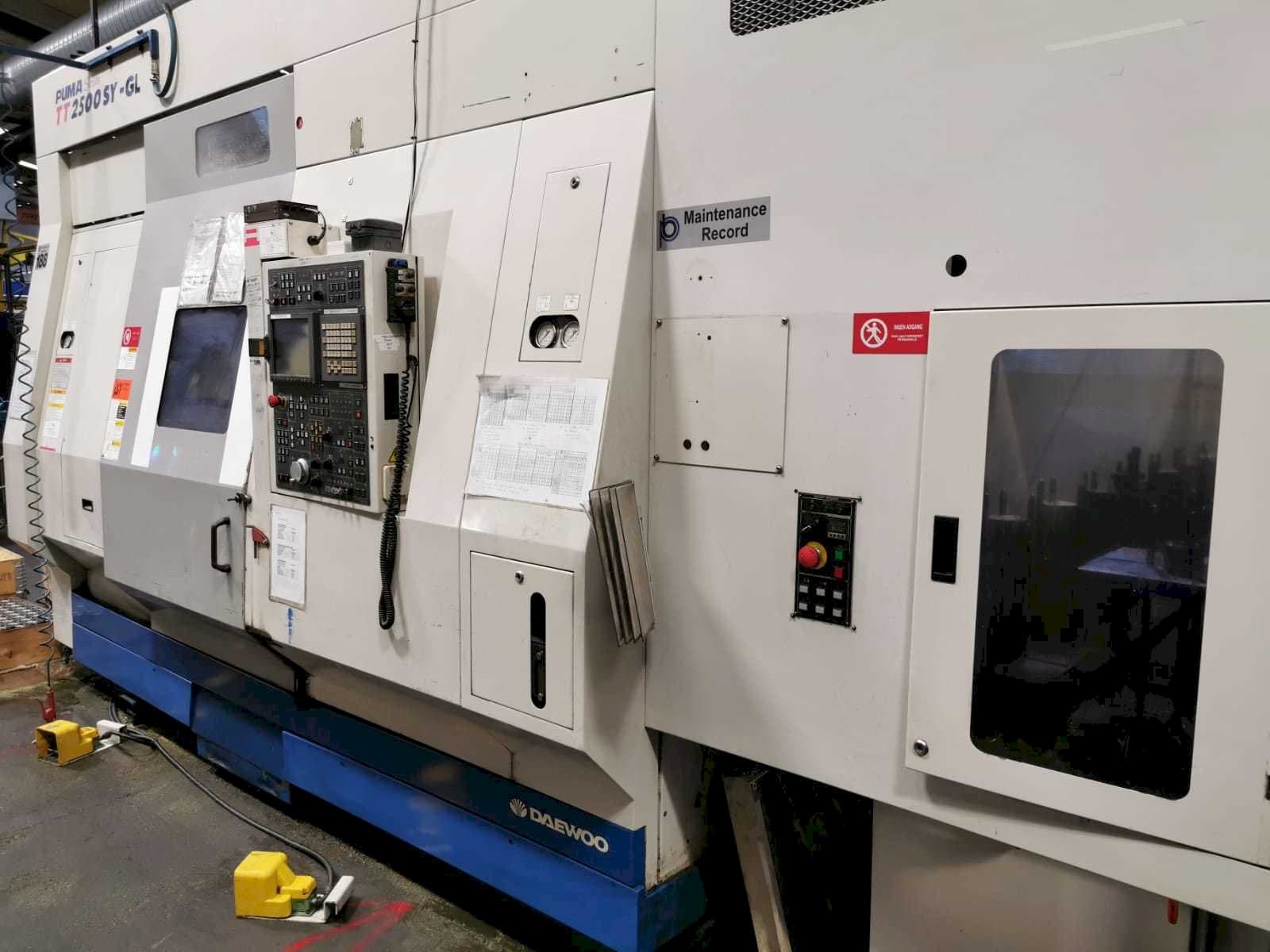 Prikaz  stroja DAEWOO Puma TT2500SY - GL (2005)  sprijeda