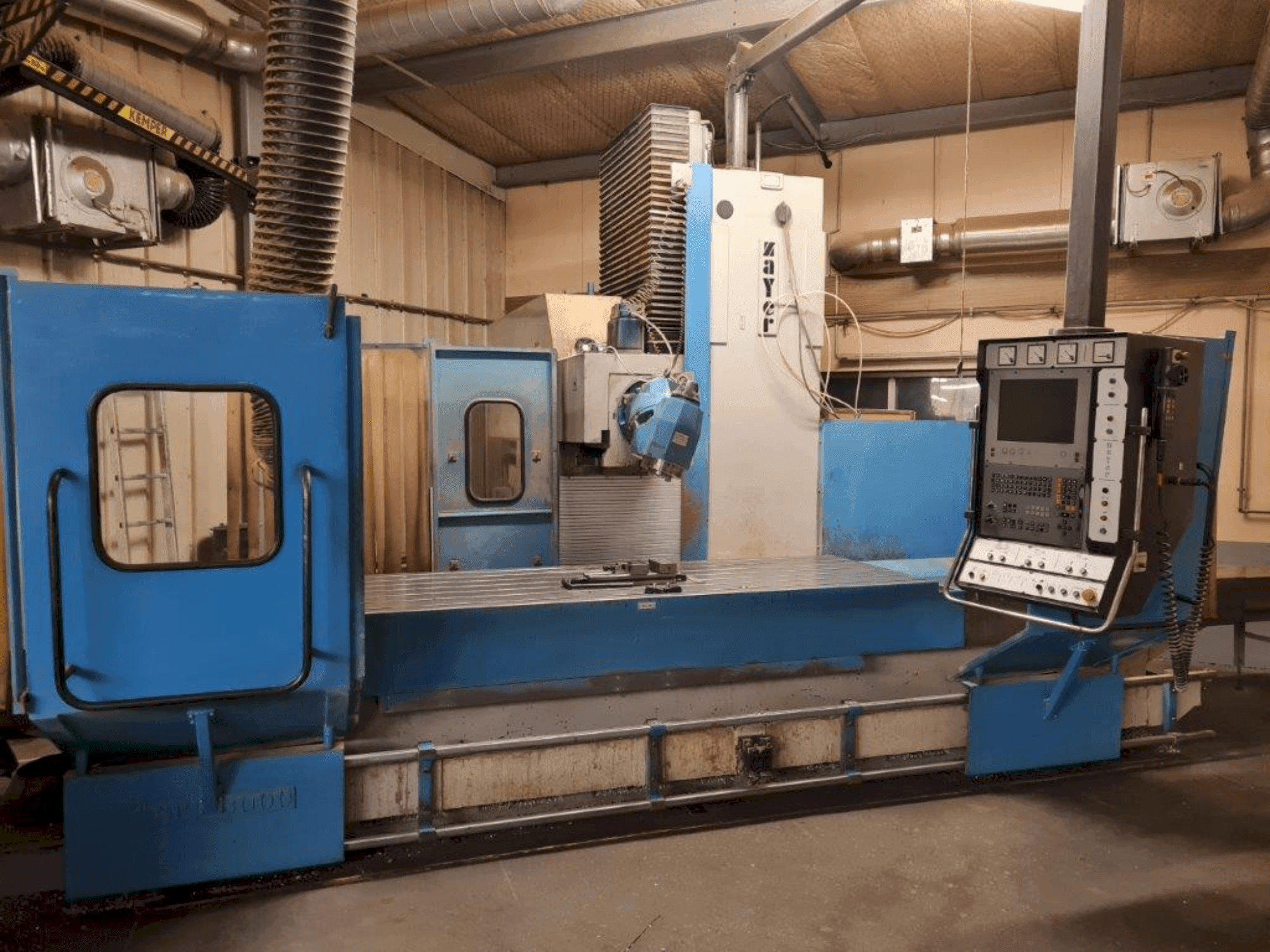 Prikaz stroja Zayer 30KF3000 sprijeda