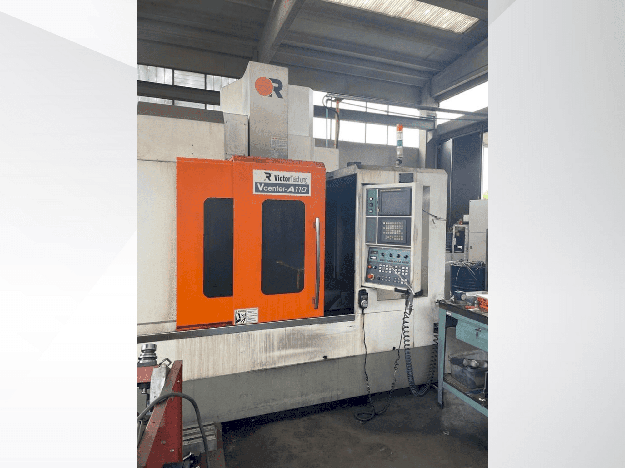 Prikaz stroja Victor Vcenter A-110 sprijeda
