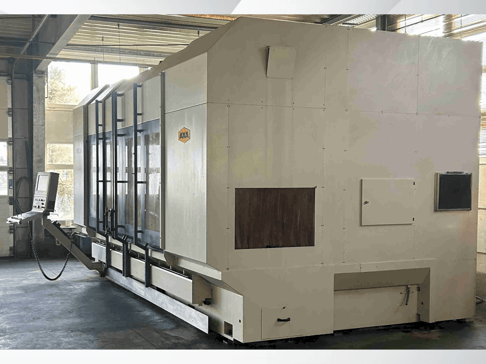 Prikaz stroja AXA VHC 3-3000 S sprijeda