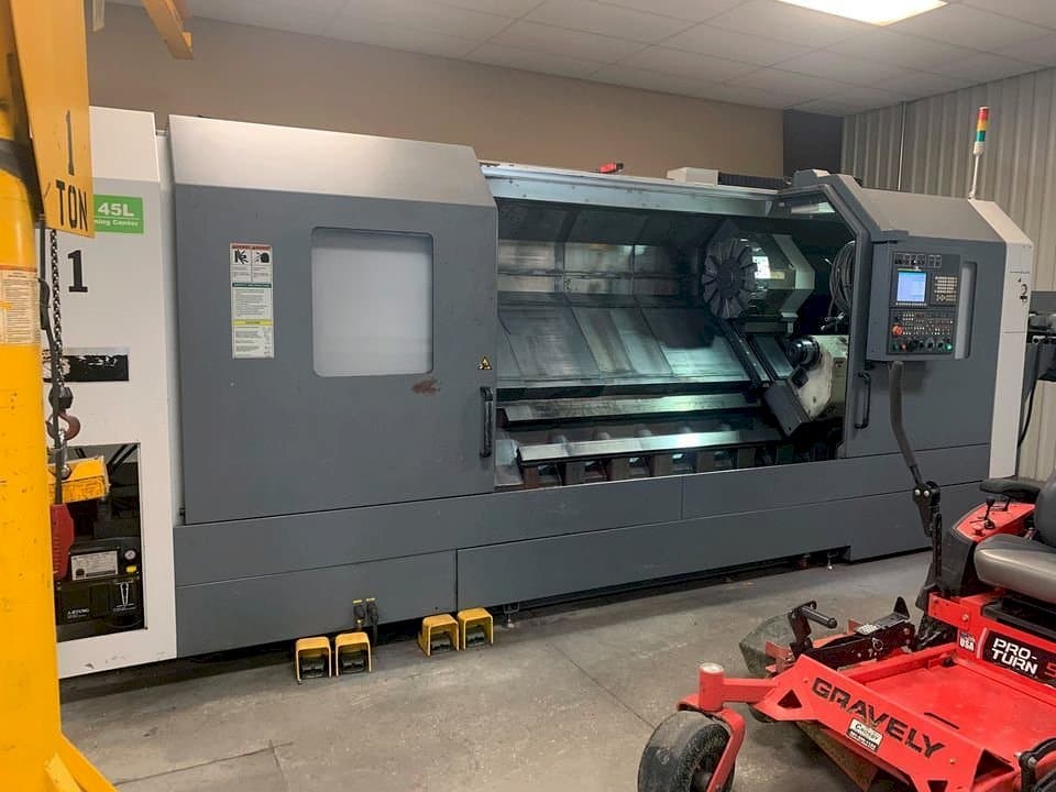 Prikaz lijeve strane stroja DMC DL 45L