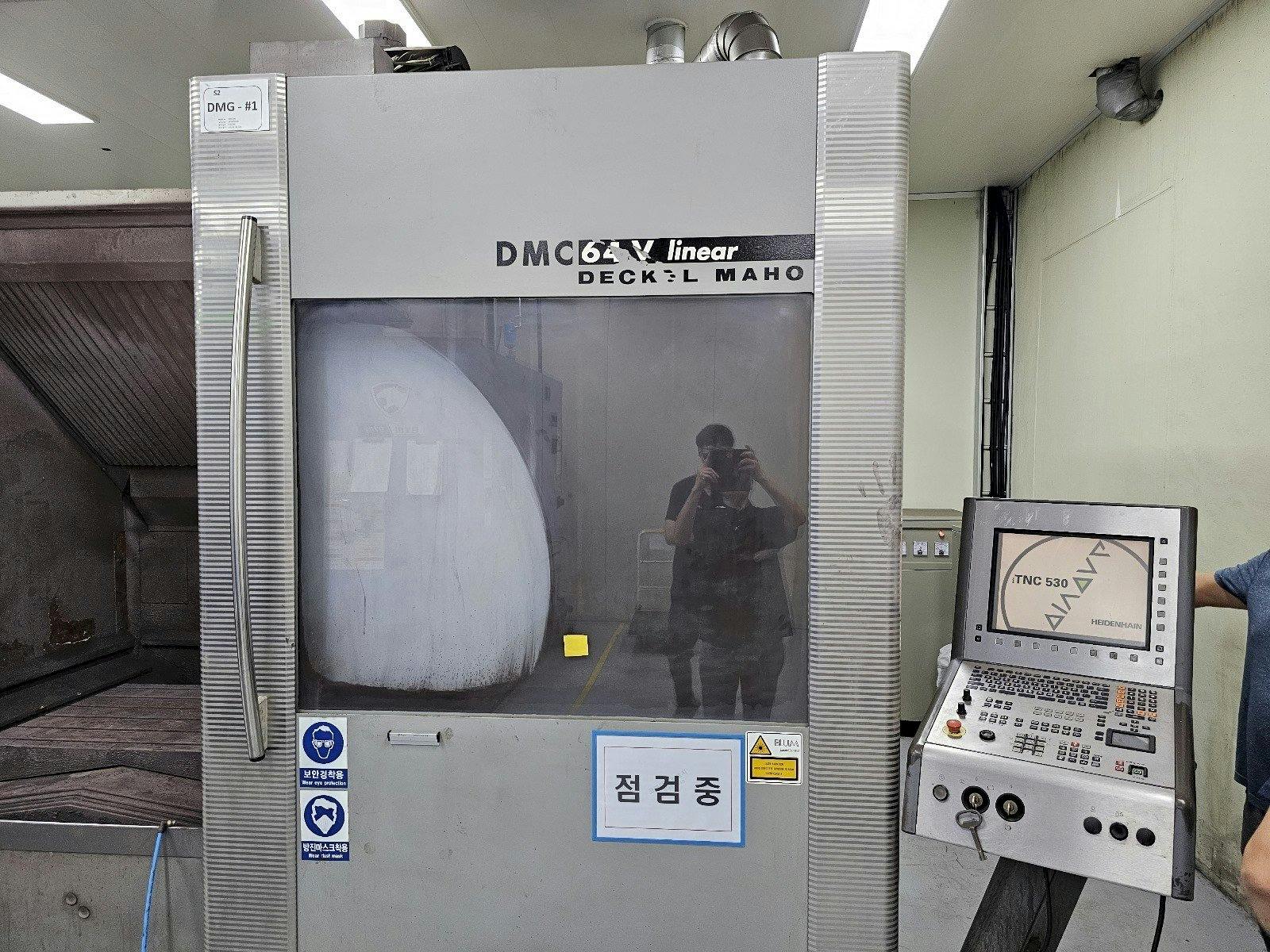 Prikaz  stroja DECKEL MAHO DMC 64V linear  sprijeda