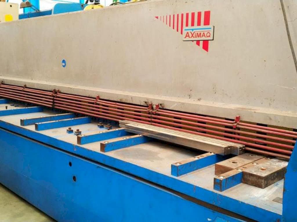 Prikaz stroja Axial CP-1060 sprijeda