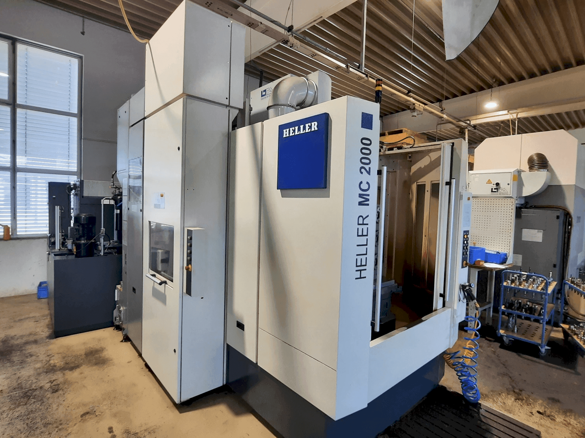 Prikaz  stroja HELLER MC 2000  sprijeda