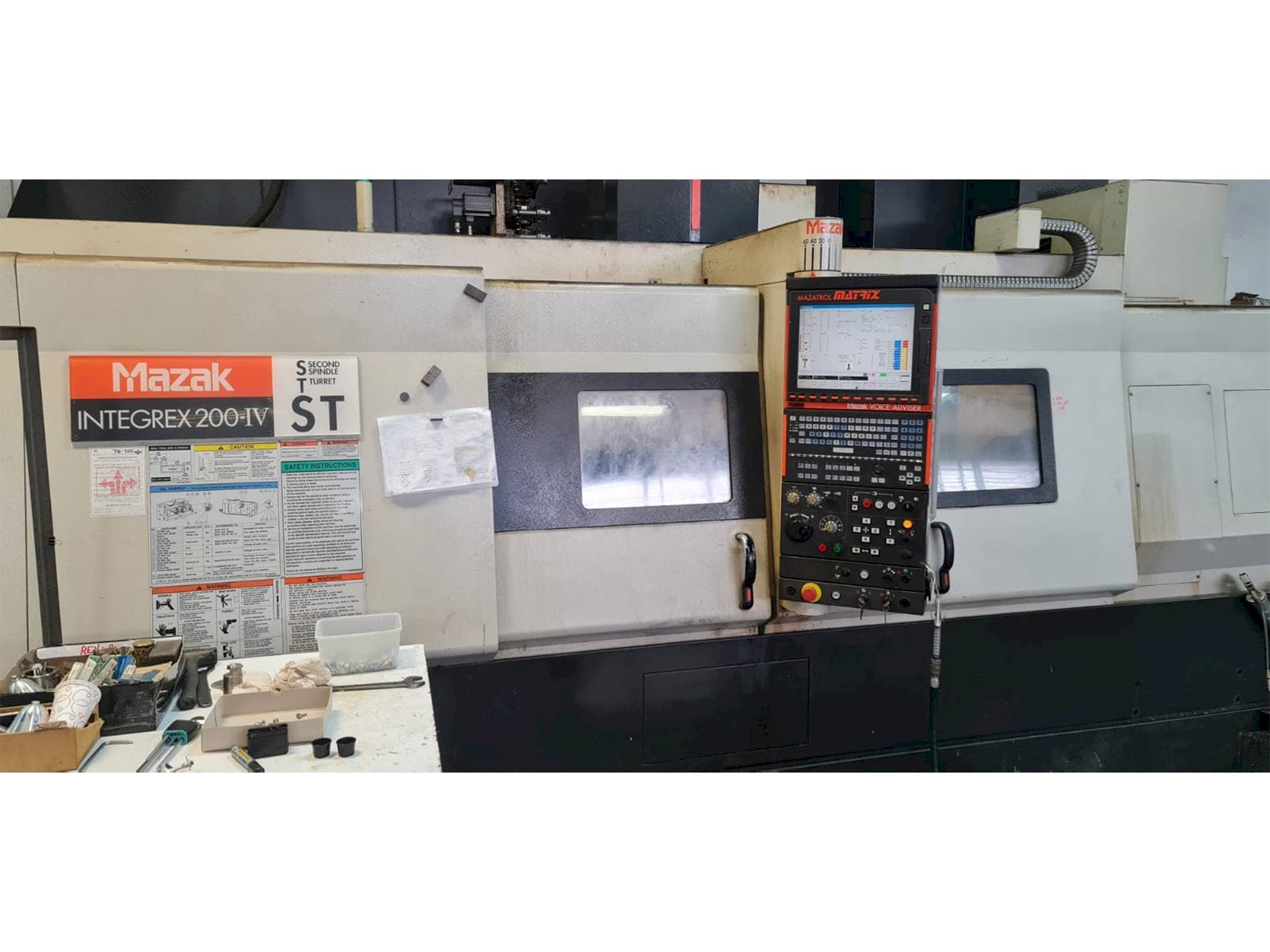 Prikaz stroja Mazak Integrex 200-IV ST sprijeda