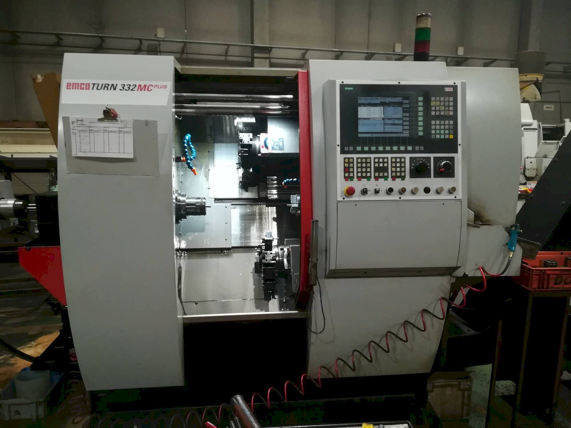 Prikaz stroja EMCO Emcoturn 332 MC sprijeda