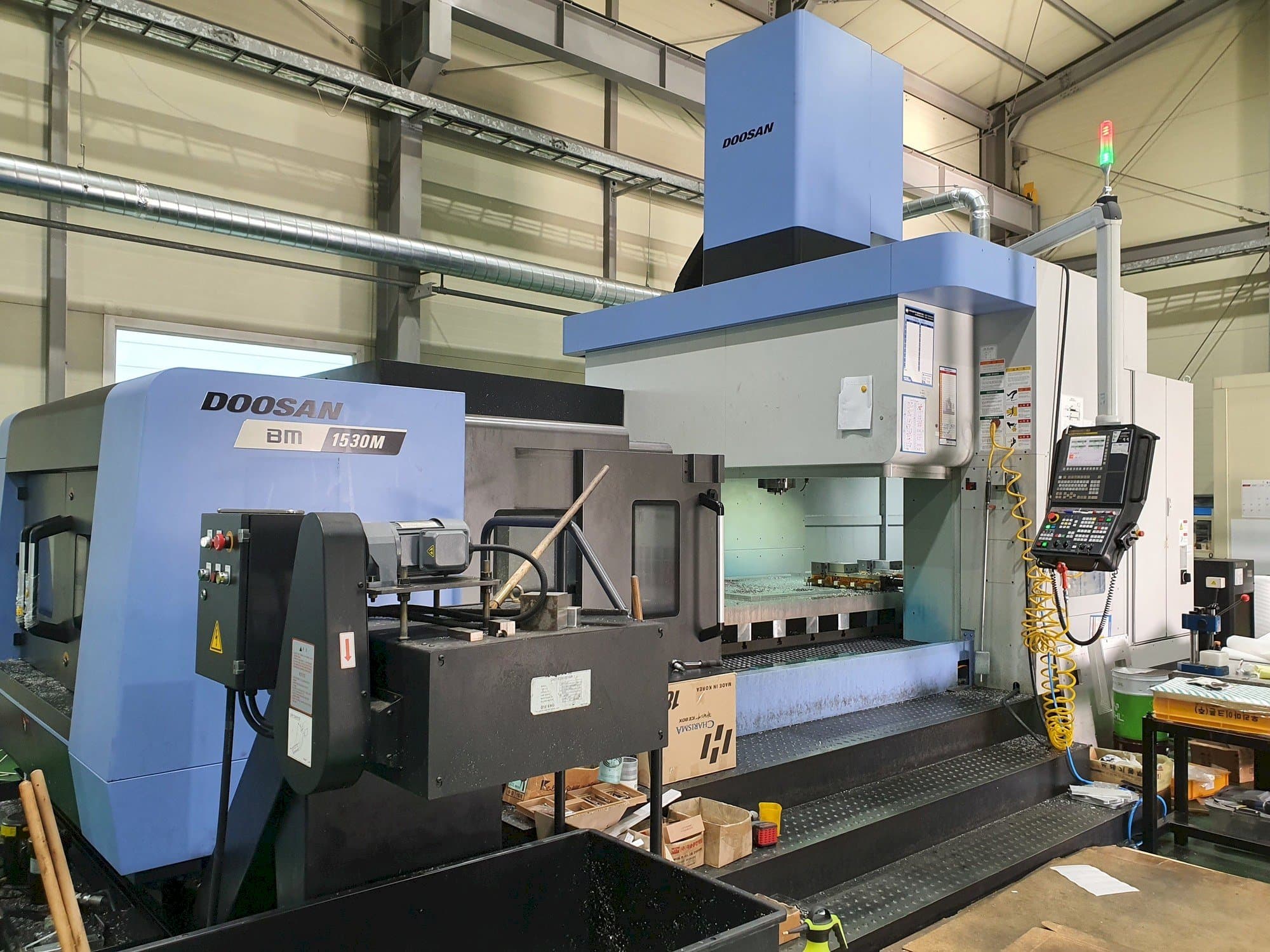 Prikaz stroja Doosan BM1530M sprijeda