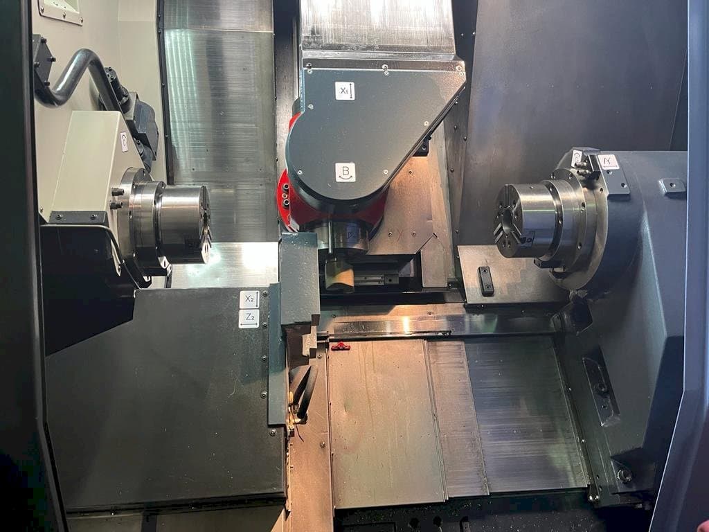 Radni prostor  stroja DOOSAN MX2000S
