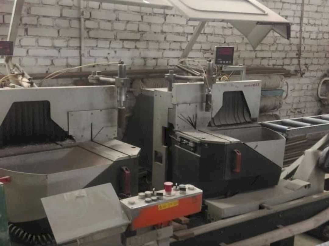 Prikaz stroja Elumatec DG 104/02 + E111 sprijeda