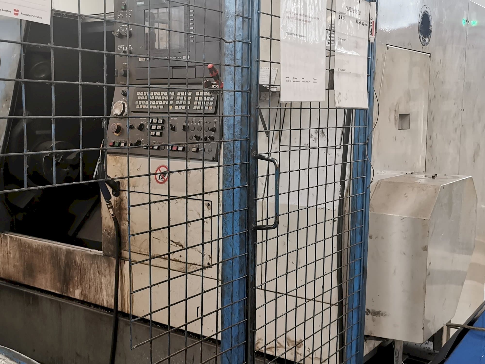 Prikaz stroja Hyundai HIT 250 S sprijeda