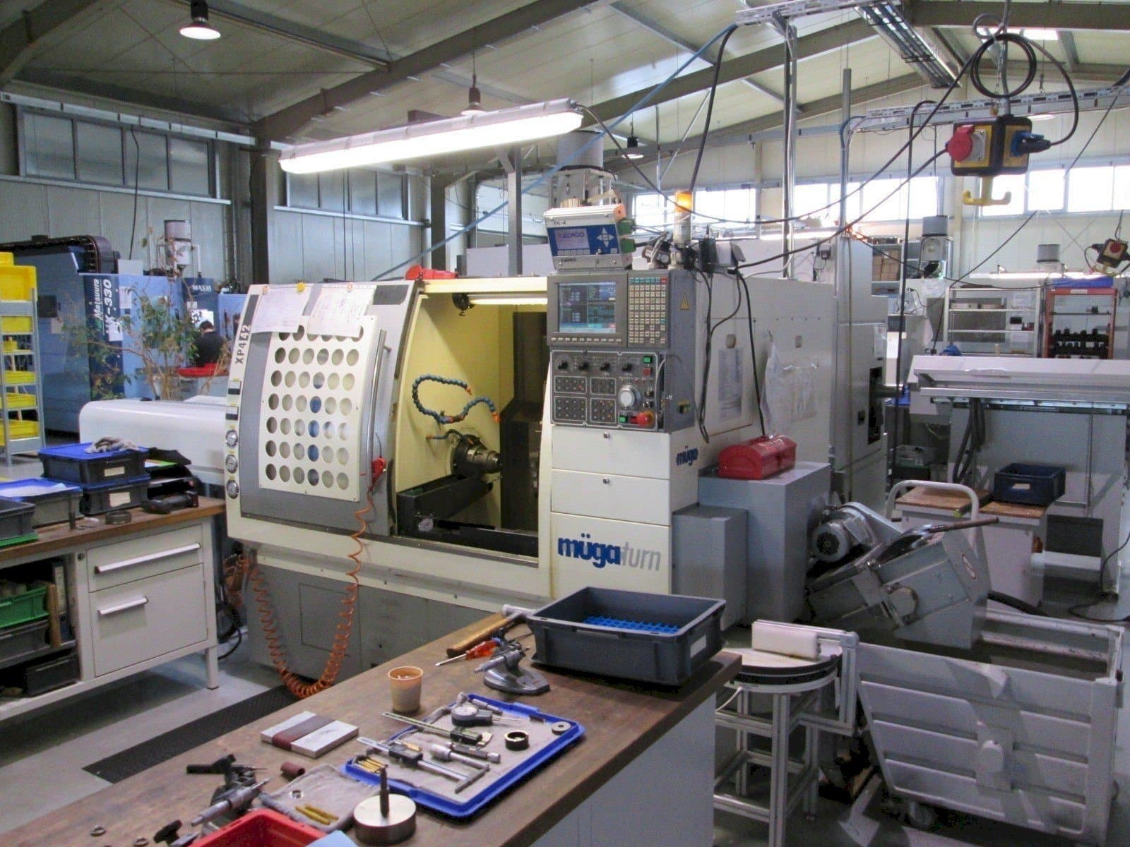 Prikaz stroja Muga XP4 – 42SM sprijeda