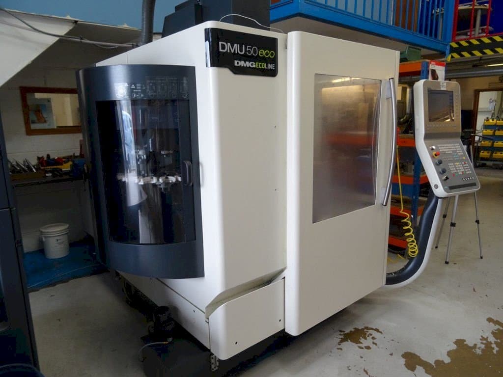 Prikaz  stroja DECKEL MAHO DMU 50Eco  sprijeda