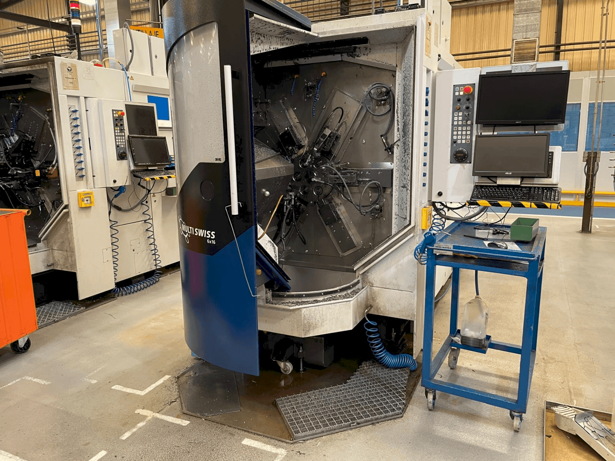 Prikaz stroja TORNOS MultiSwiss 6x16 sprijeda